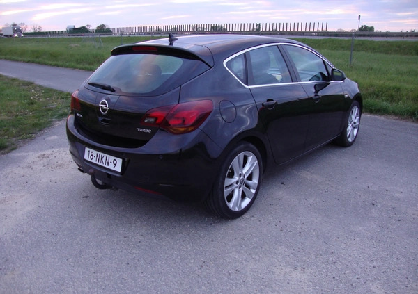 Opel Astra cena 23500 przebieg: 165800, rok produkcji 2010 z Syców małe 704